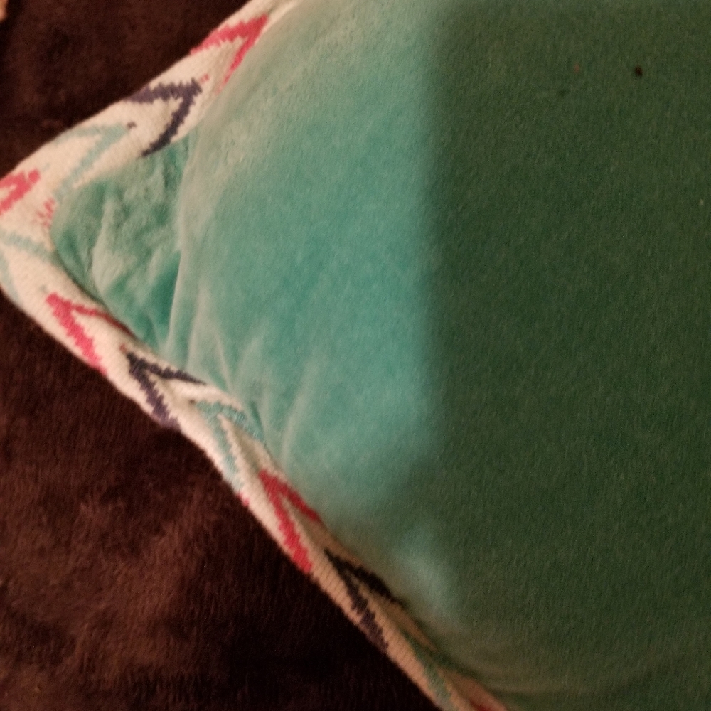 Pillow - Picture 3 of 3